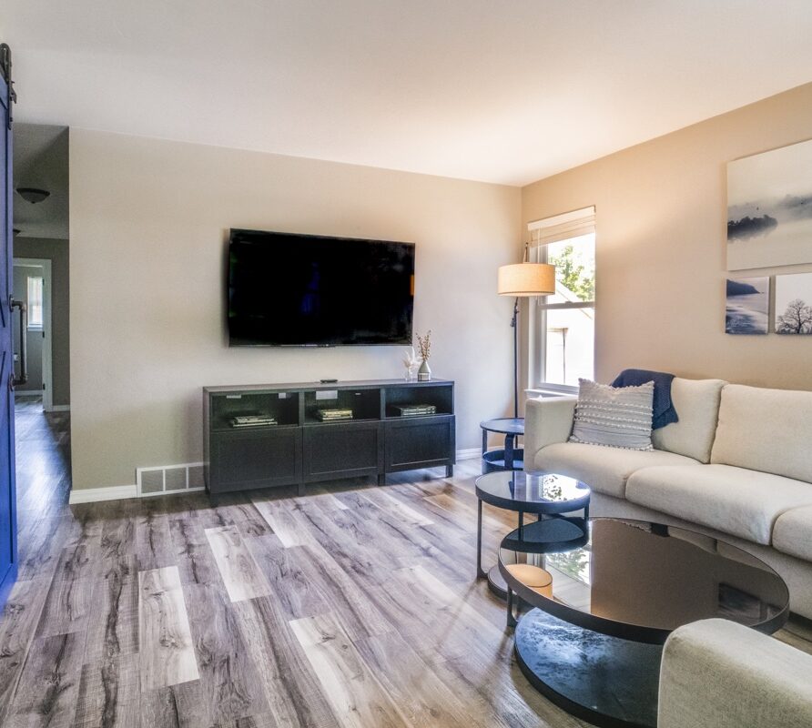 Welcome to your modern retreat on 14th Street, just steps from Lambeau Field. This stylish, fully equipped home offers comfort, convenience, and the perfect location for game days, family stays, or weekend getaways in Green Bay.