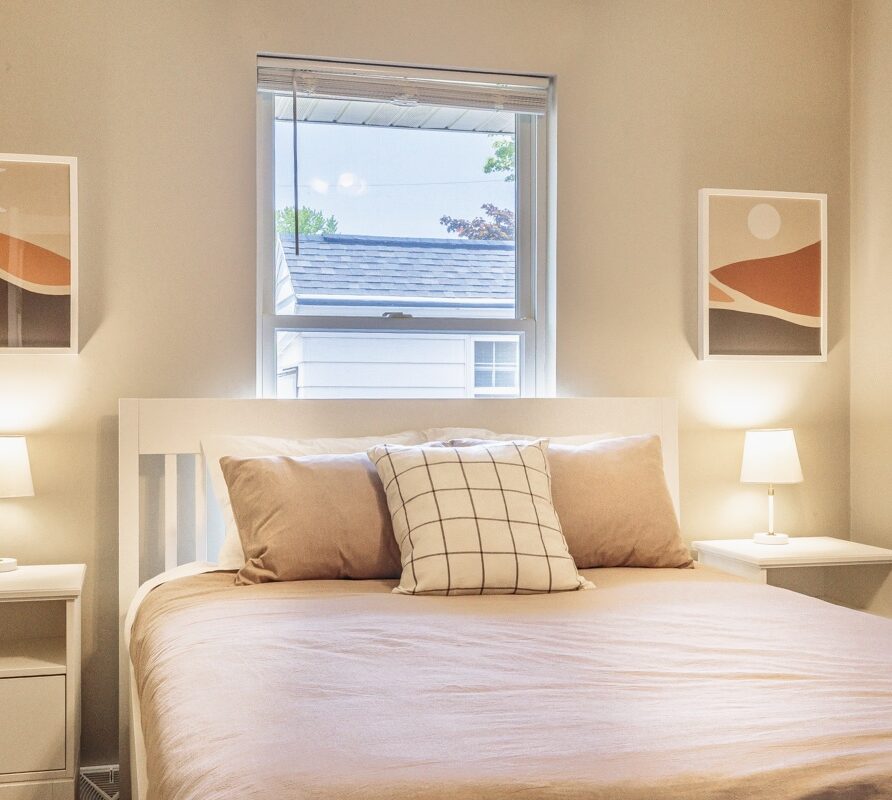 Welcome to your modern retreat on 14th Street, just steps from Lambeau Field. This stylish, fully equipped home offers comfort, convenience, and the perfect location for game days, family stays, or weekend getaways in Green Bay.