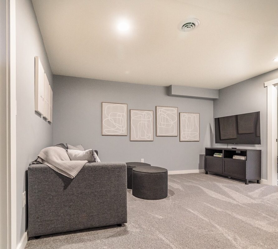 Welcome to your modern retreat on 14th Street, just steps from Lambeau Field. This stylish, fully equipped home offers comfort, convenience, and the perfect location for game days, family stays, or weekend getaways in Green Bay.