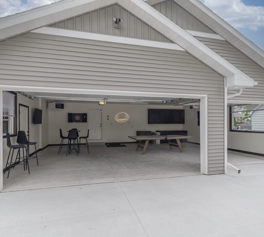 BRAND NEW 5BR / 3.5BA House – 3 Doors from Lambeau