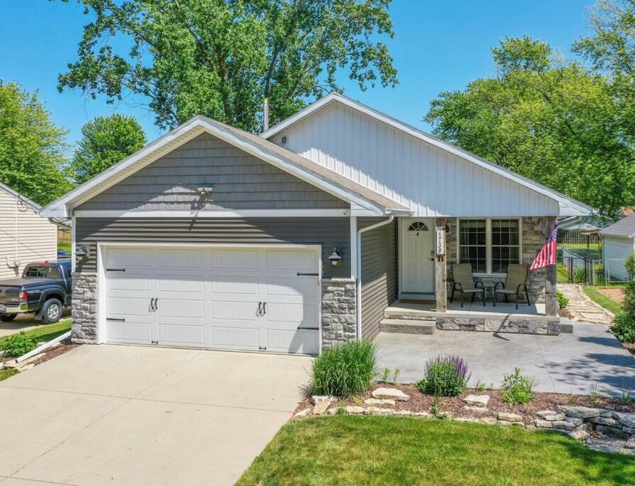 4BR 2.5BA Home for 10 | Kid & Game Ready
