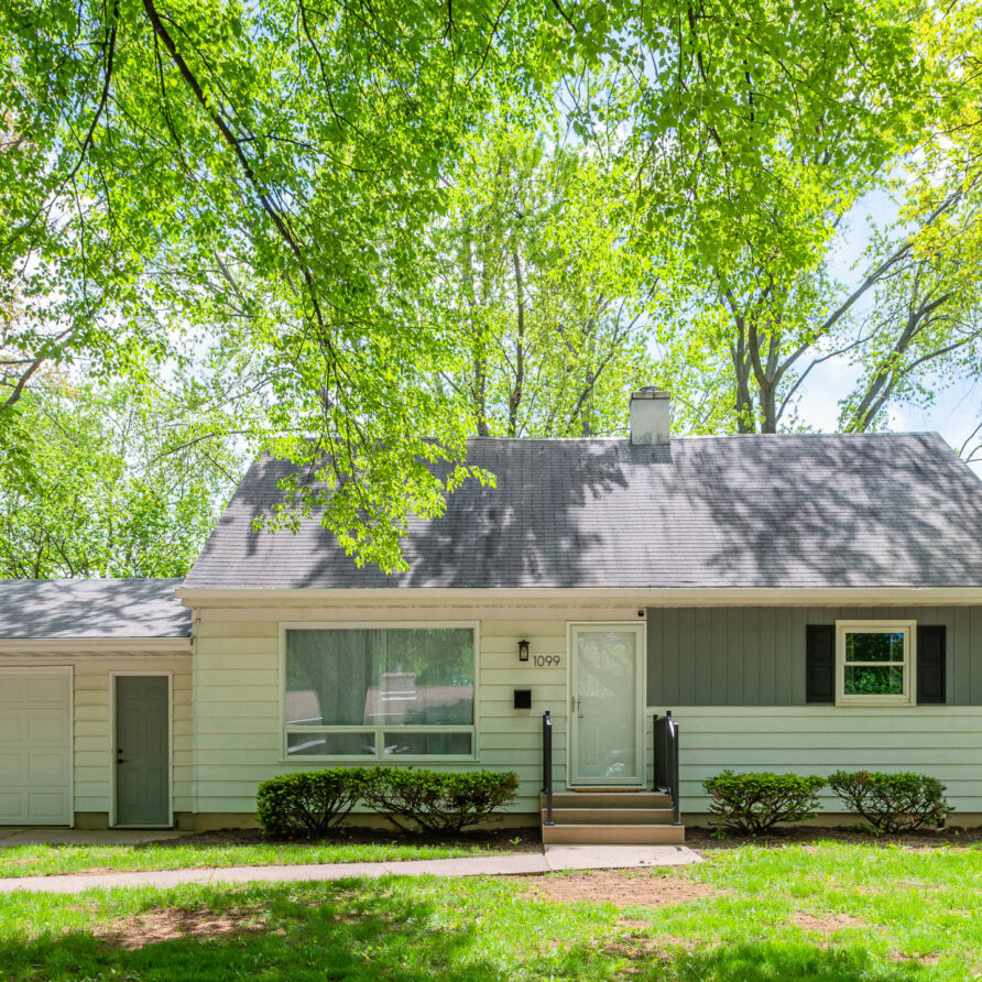 4BR 2BA Dog Friendly 3 Kings Walk to Lambeau
