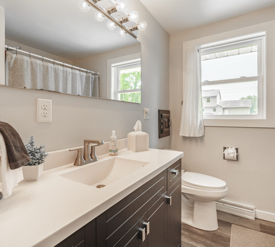 Explore the cozy charm, spacious layout, and unbeatable location of our Green Bay getaway—just steps from Lambeau Field.
